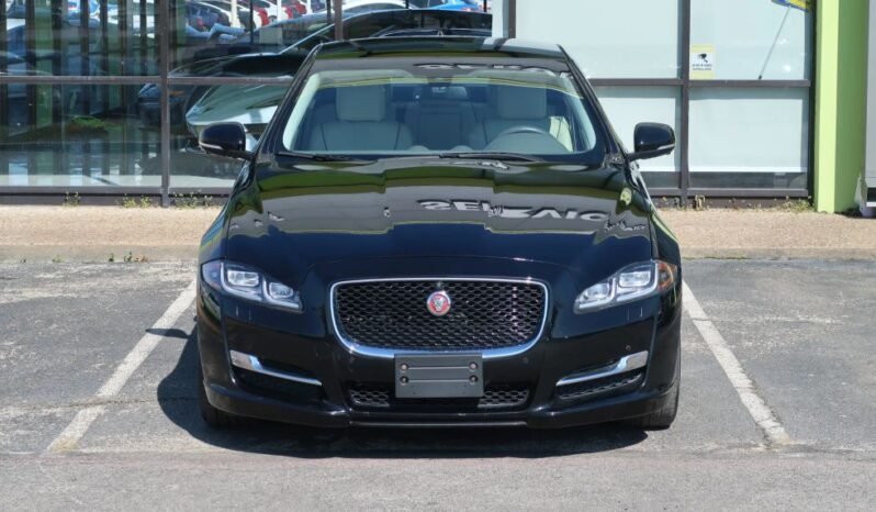 2017 Jaguar XJ XJ R-Sport Sedan 4D full