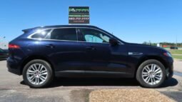 2019 Jaguar F-PACE 25t Prestige Sport Utility 4D full